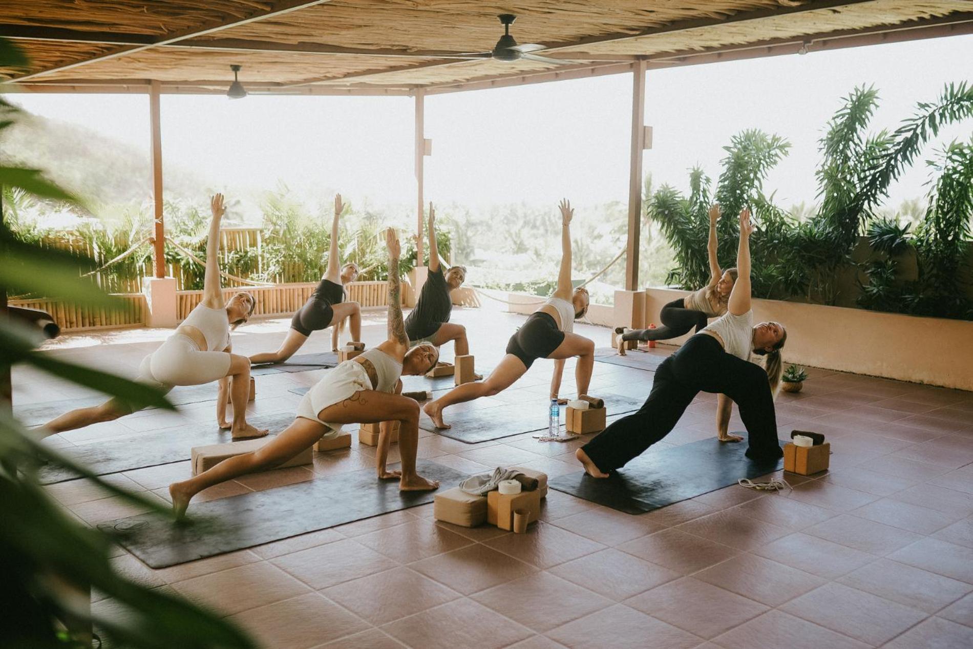Porter Hotel - Surf & Yoga Retreat Kuta  Exterior photo